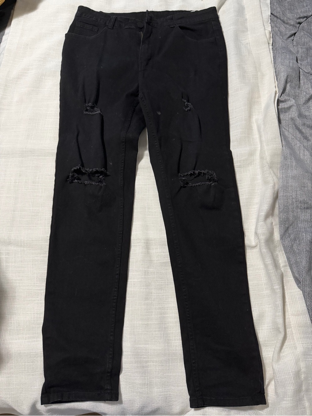 SHEIN Black Distressed Men's Jeans
